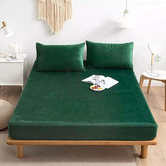 VELVET FITTED BED SHEET – GREEN